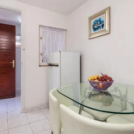 1 Bedroom Cozy In Starigrad (Kvarner)