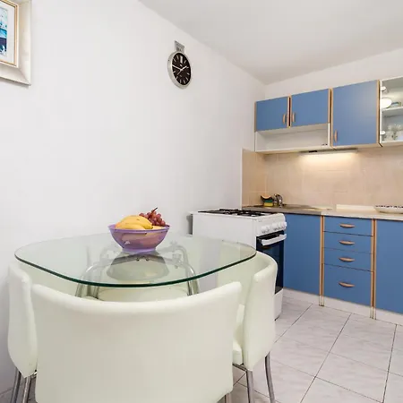 1 Bedroom Cozy In
