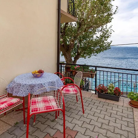 1 Bedroom Cozy In *