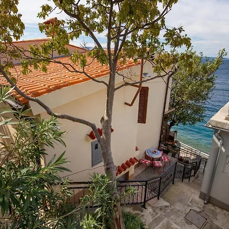 Lägenhet 1 Bedroom Cozy In Starigrad (Kvarner)