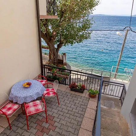 1 Bedroom Lovely In * Stari Grad